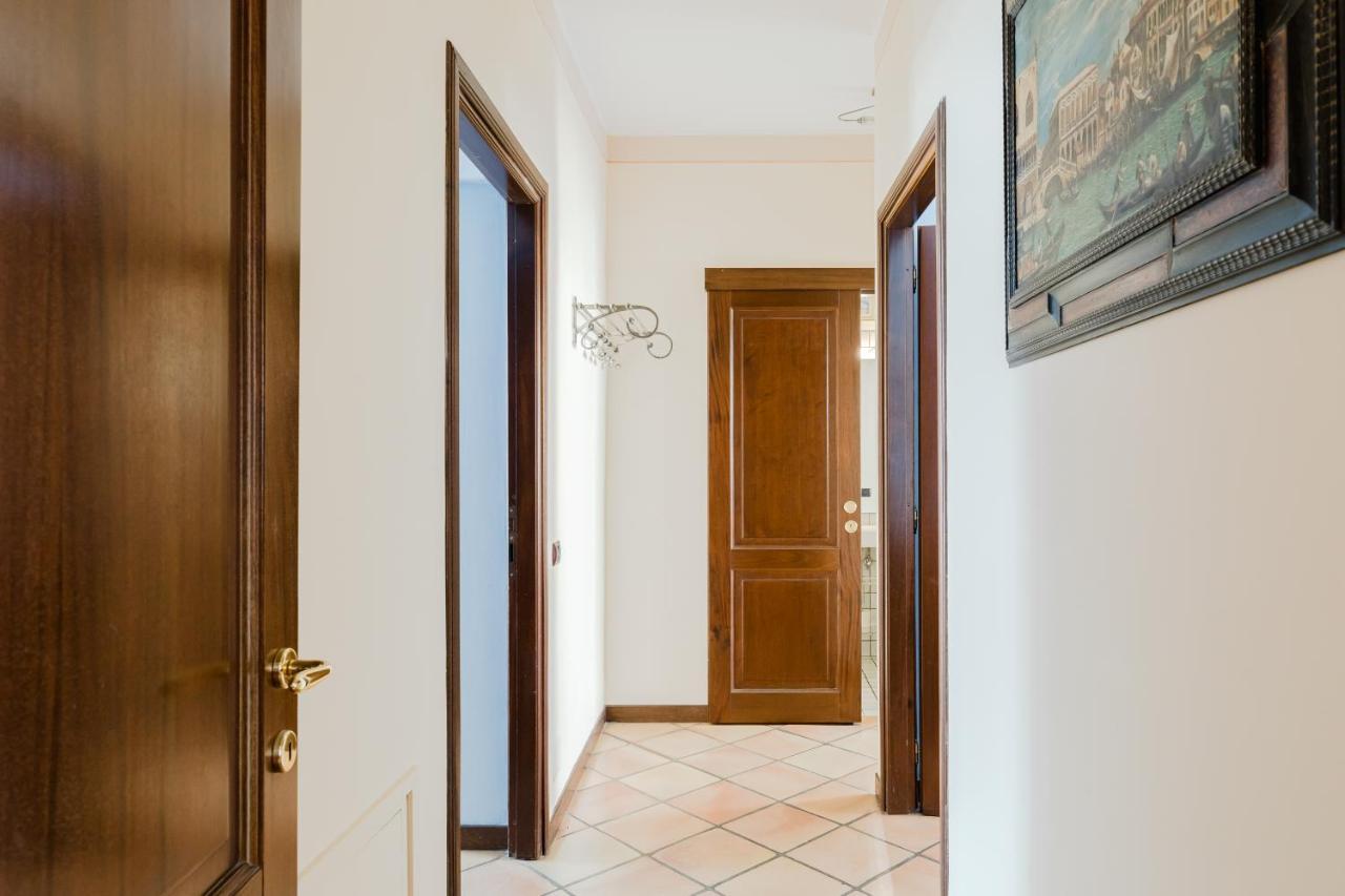 Classic Near The Colosseum Apartamento Roma
